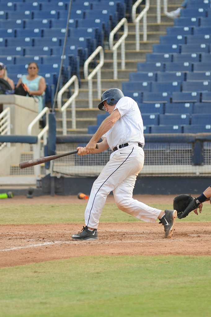 Dragons_2017-10-31 (647).jpg - (c)2010 DeVetter